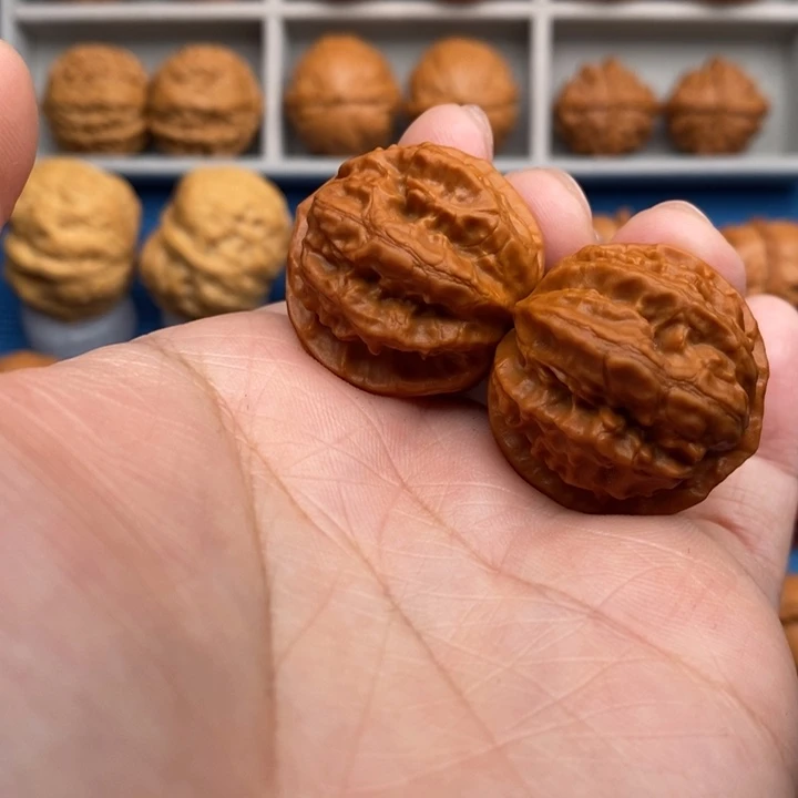 文玩核桃把件龙脊