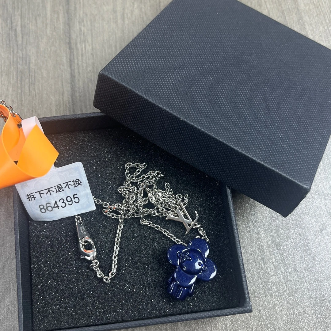 99新 LouisVuitton/路易威登 vivienne太阳花项链 99新/公价7000