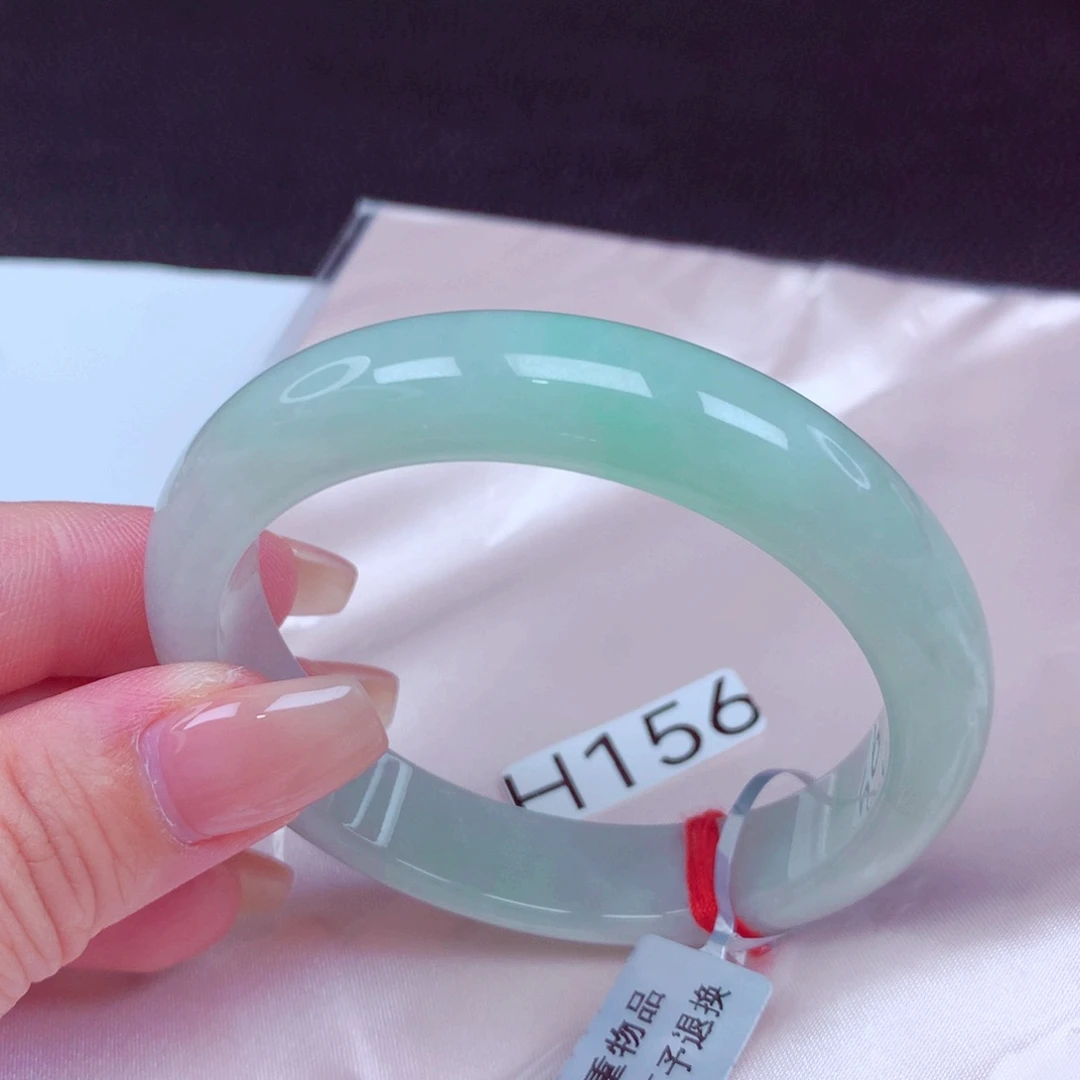 翡翠手镯未镶嵌手镯