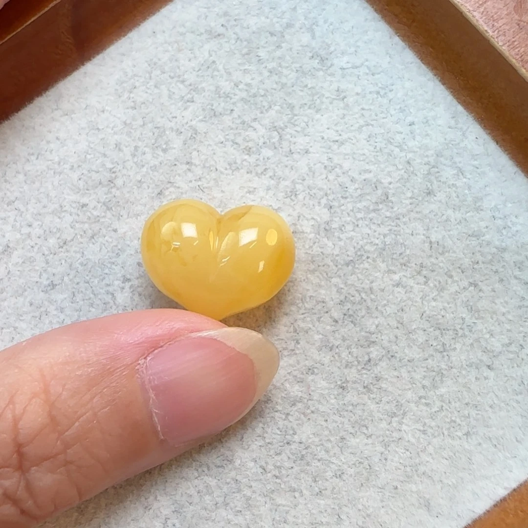 琥珀未镶嵌珠宝奇石定制