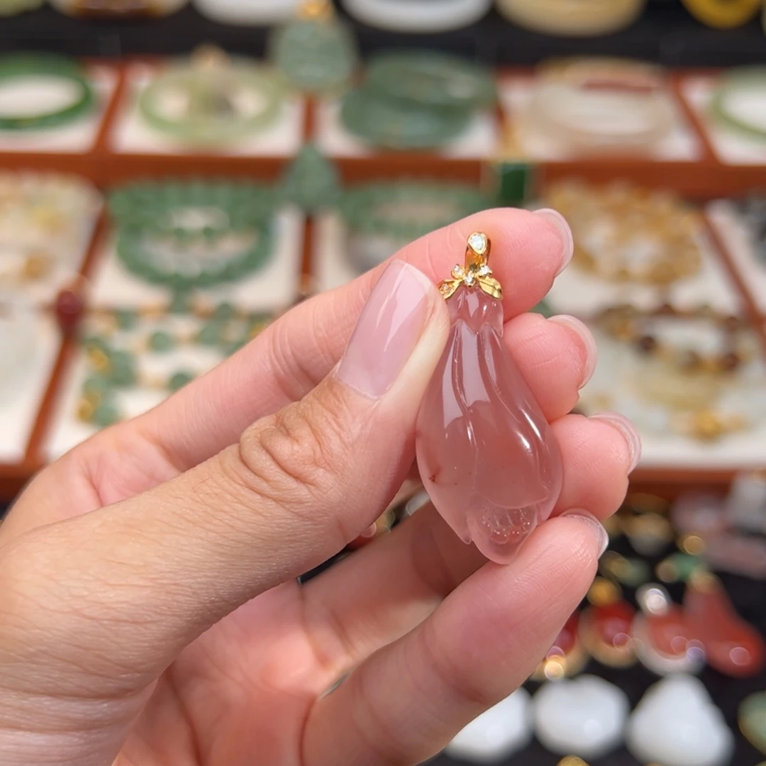 南红玛瑙18K金镶嵌挂件