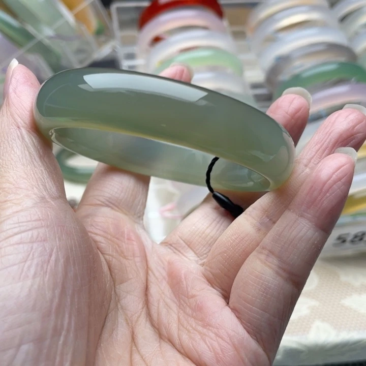 手镯玛瑙/玉髓未镶嵌56圈口