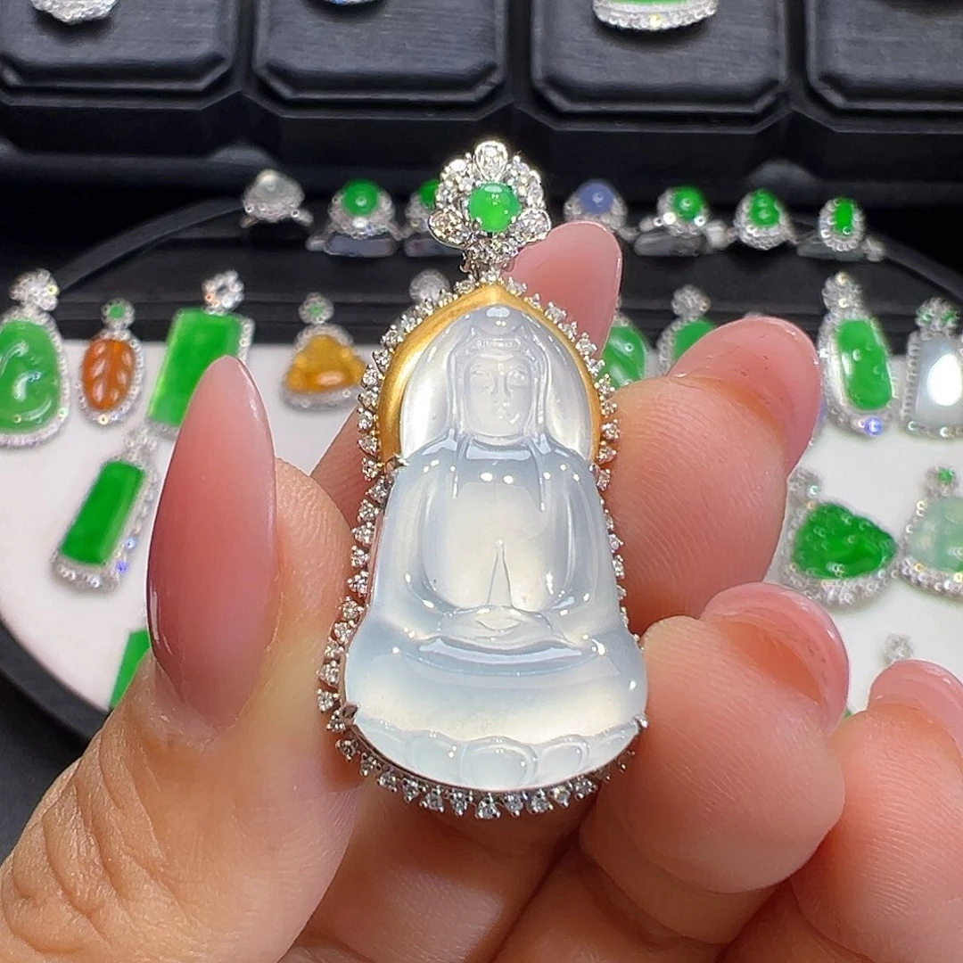 翡翠18K金镶嵌颈饰l****y收到货48小时鉴赏期