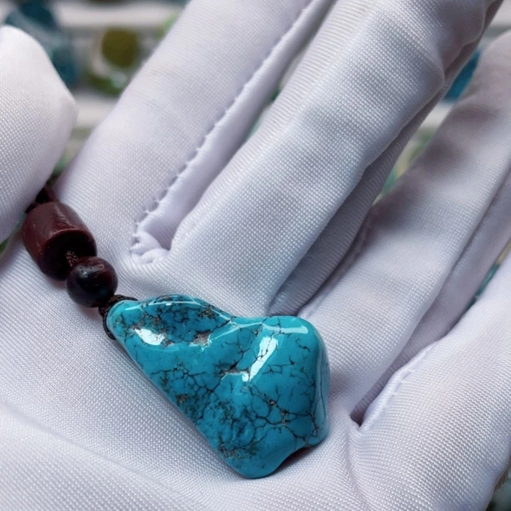 小***鹅绿松石未镶嵌颈饰