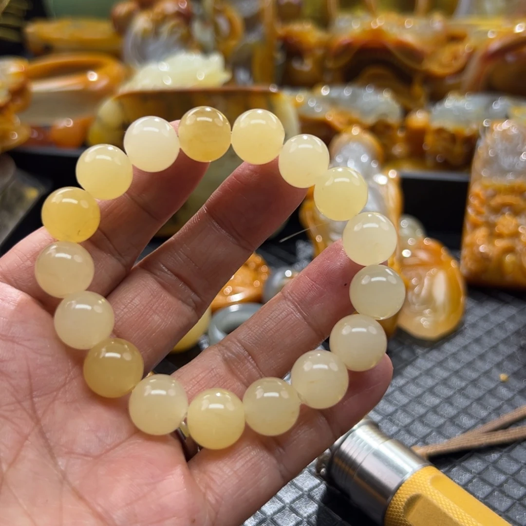 石英质玉未镶嵌颈饰