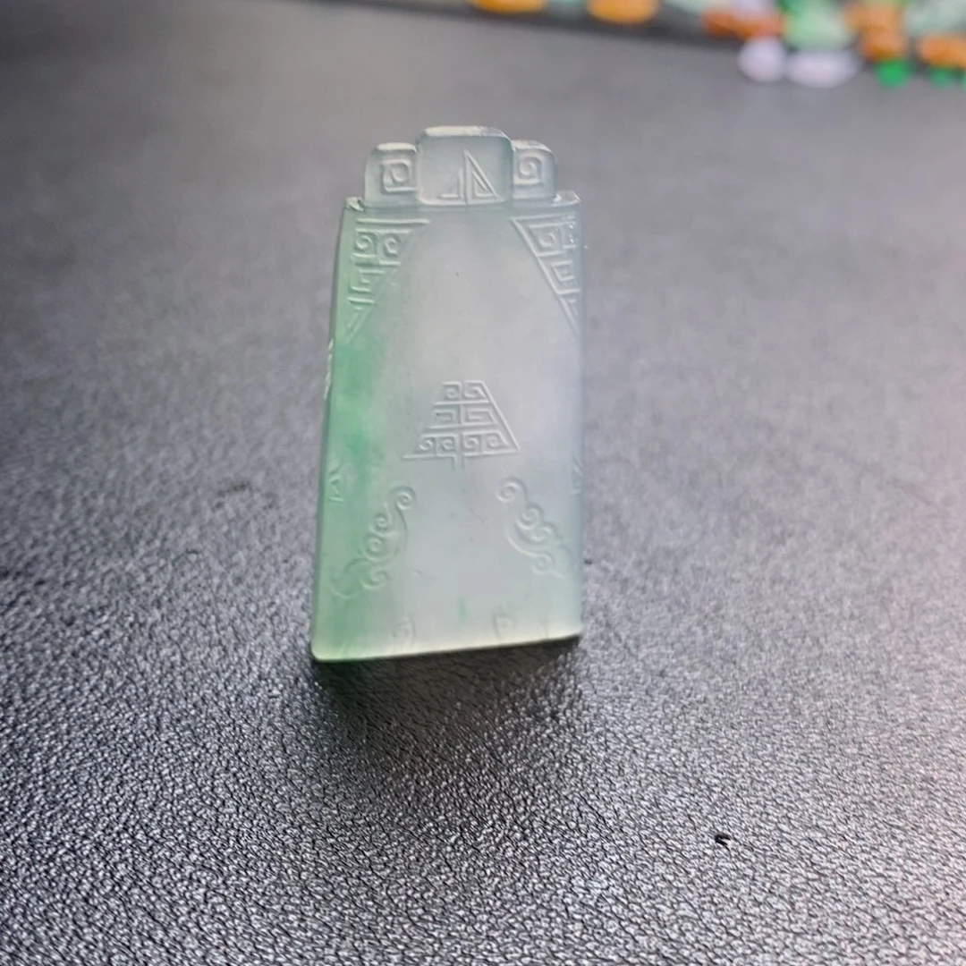 定制翡翠未镶嵌牌子