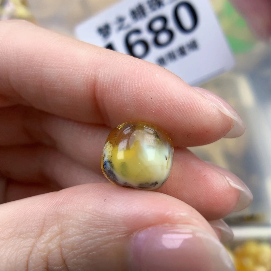 裸石琥珀未镶嵌11.7