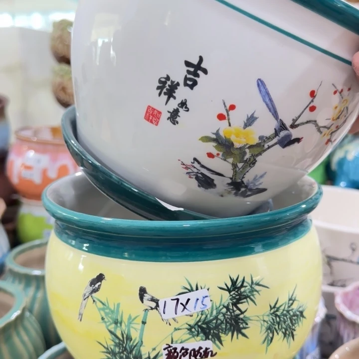 凑9块包邮，有孔花盆，颜色随机