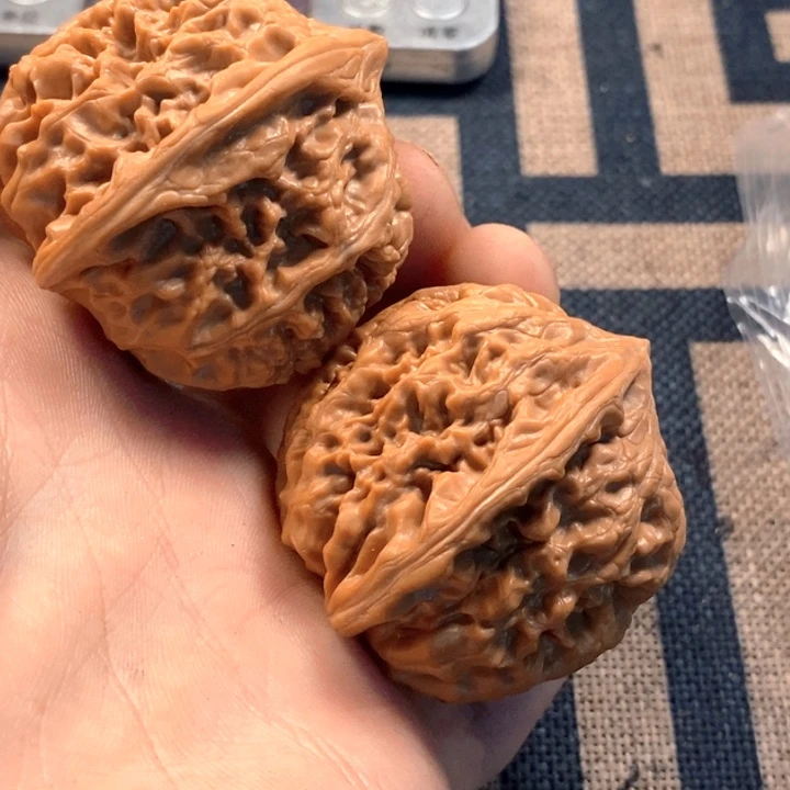 匸***欢文玩核桃吊坠凤凰台
