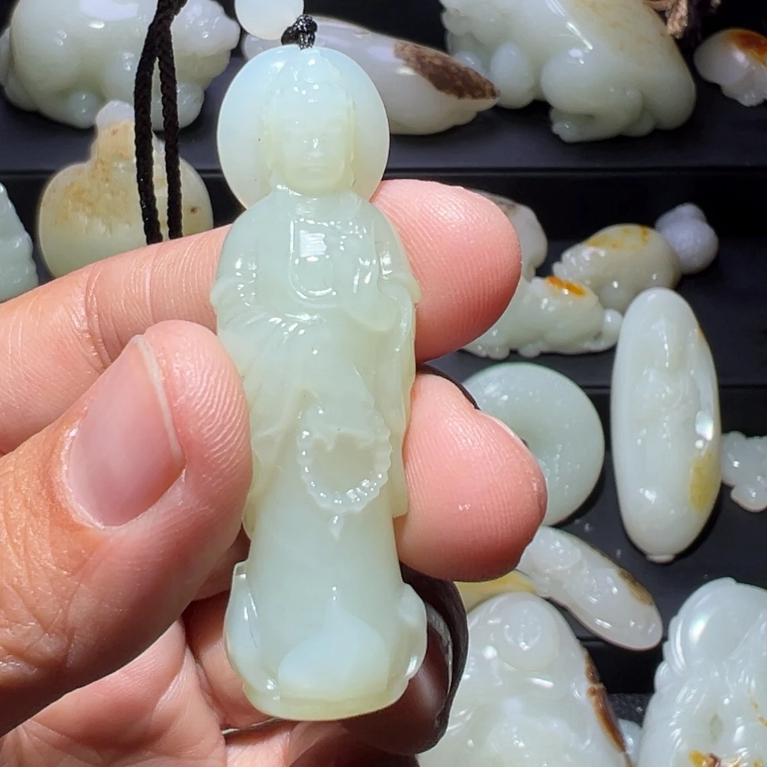 和田玉未镶嵌颈饰