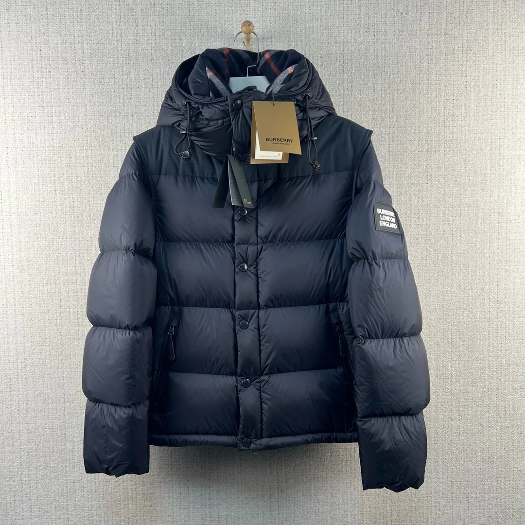 未使用 BURBERRY/博柏利 可拆衣袖徽标格纹连帽羽绒服/尺码S/9161