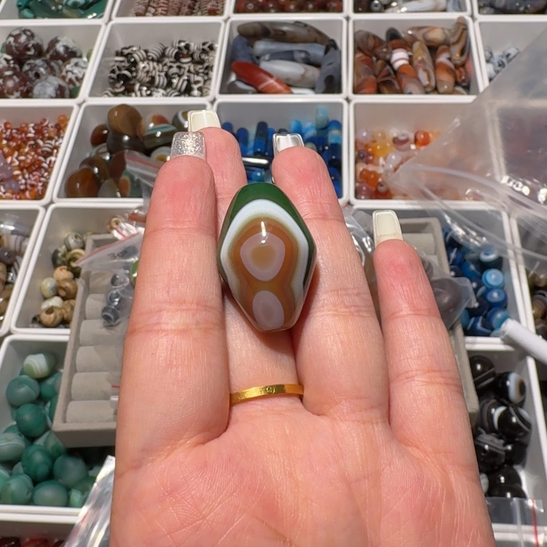 玛瑙/玉髓未镶嵌珠宝半成品