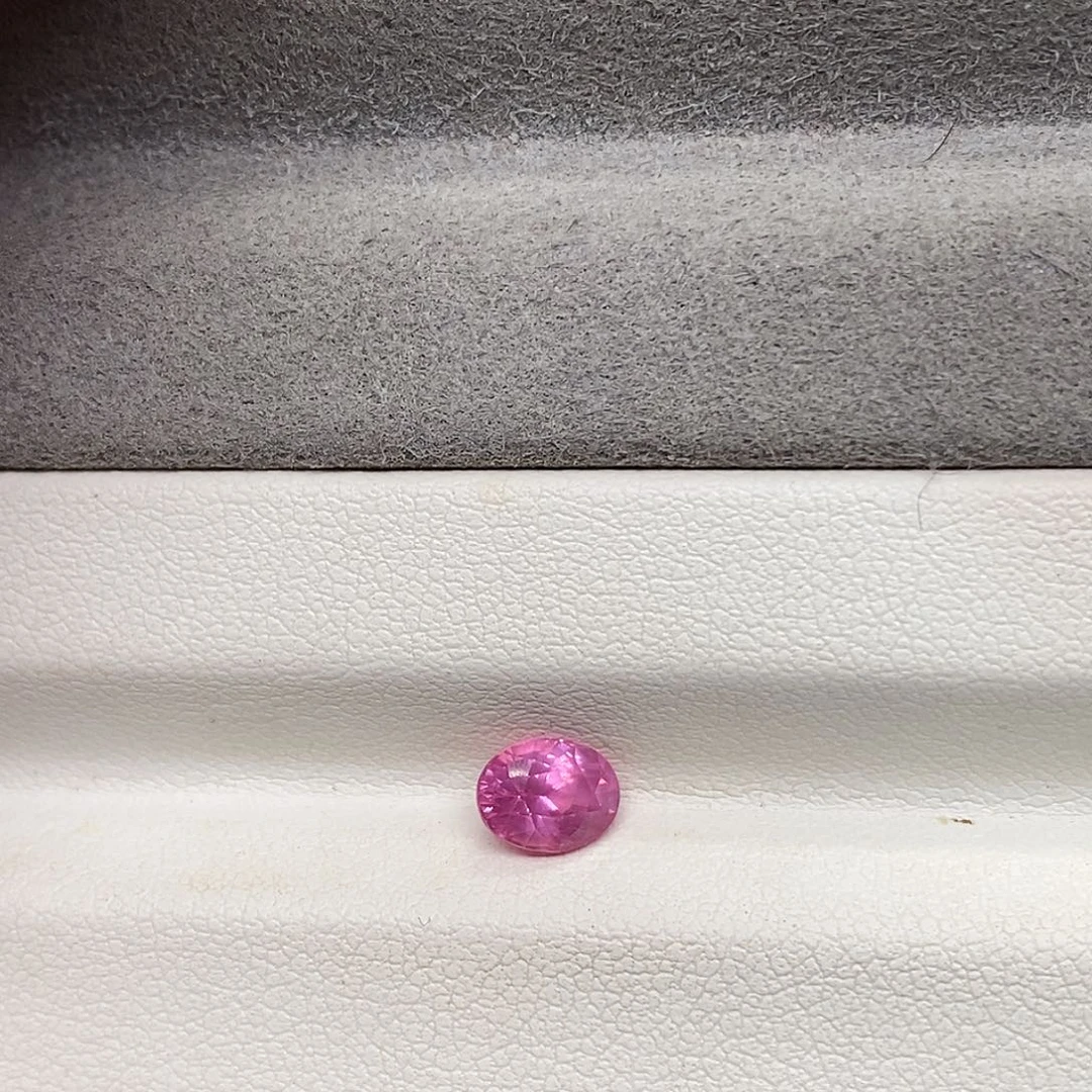 蓝宝石裸石1.12克拉天然无烧粉蓝宝