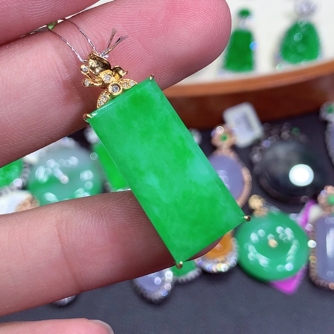 翡翠吊坠(不含链)18K金镶嵌