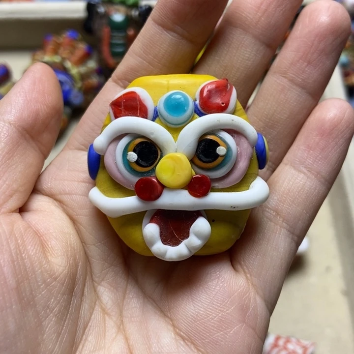 琉璃颈饰醒狮微瑕不退换