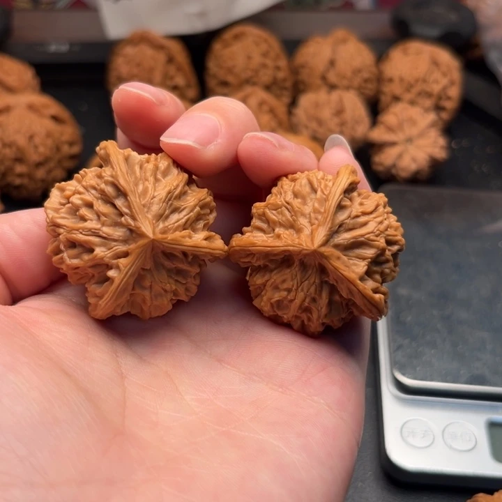 文玩核桃把件1411三棱37