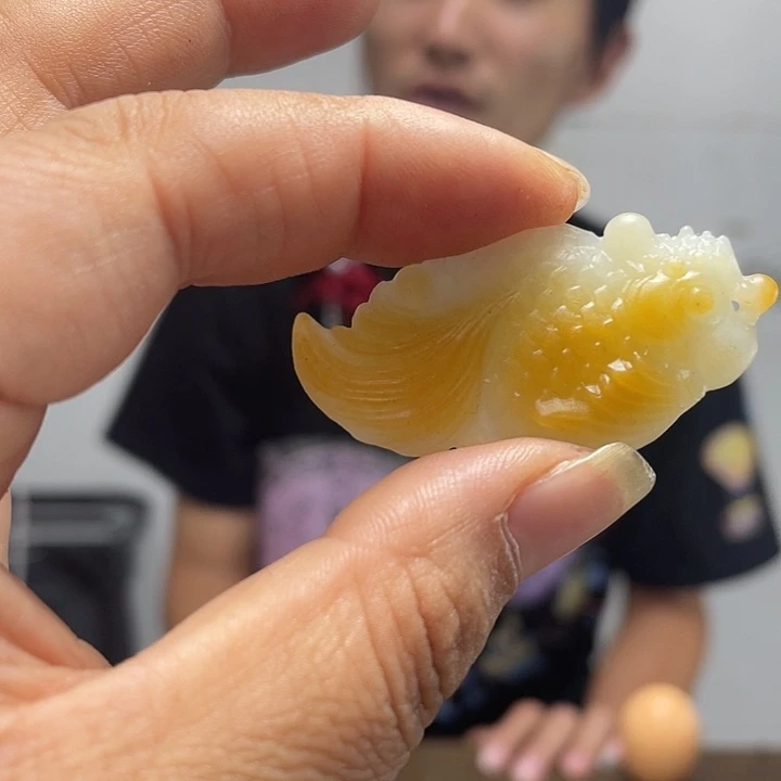 和田玉未镶嵌把件