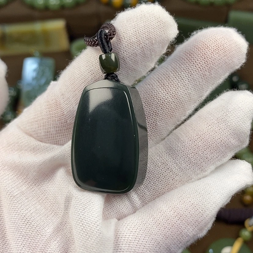 【闪购商品】颈饰未镶嵌岫岩老玉（透闪石质玉）