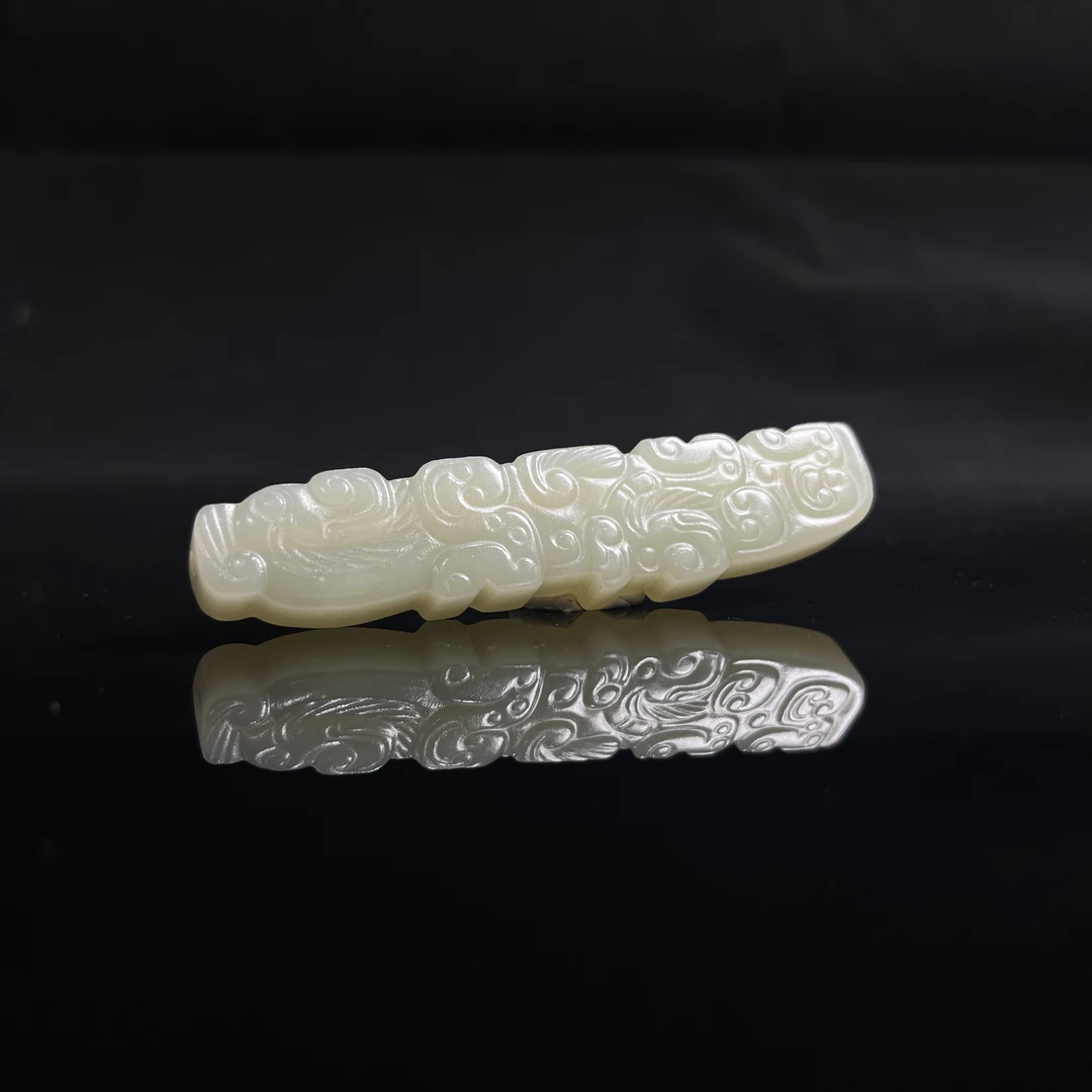 772118和田玉龙纹长勒子