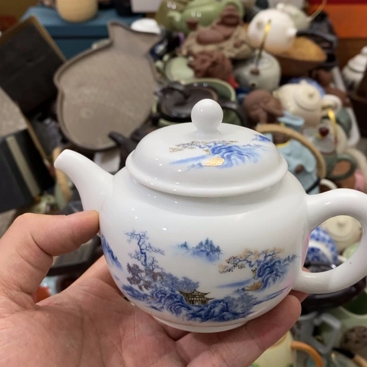 陶瓷艺术的艺术品与陶瓷壶