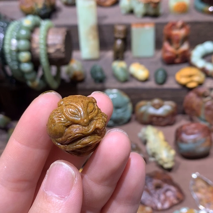 岫岩河磨玉（透闪石质玉）未镶嵌把件