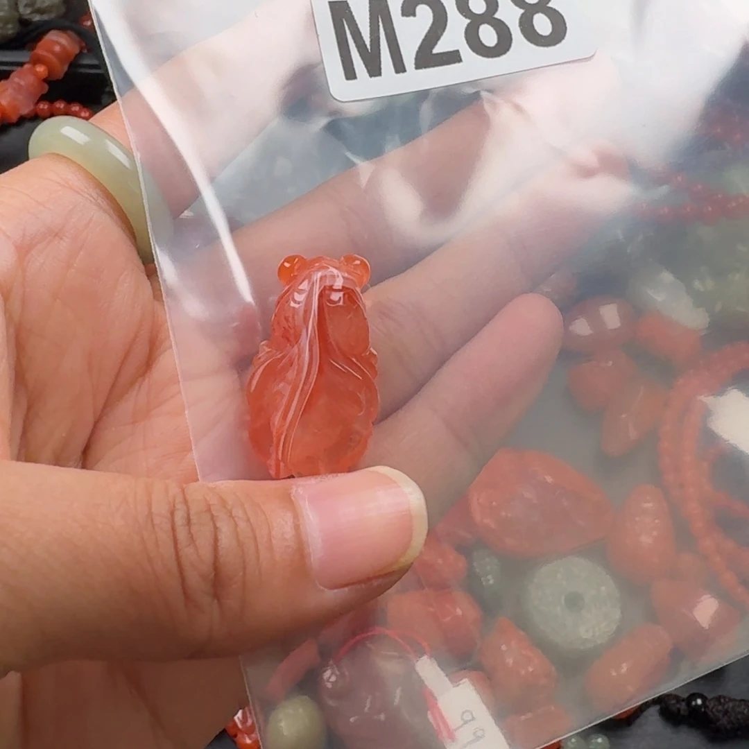 南红玛瑙未镶嵌珠宝奇石