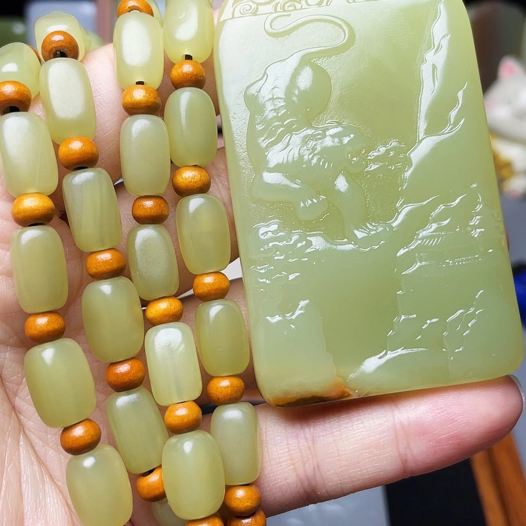 ꧁***꧂新疆昆仑山脉料生肖虎牌