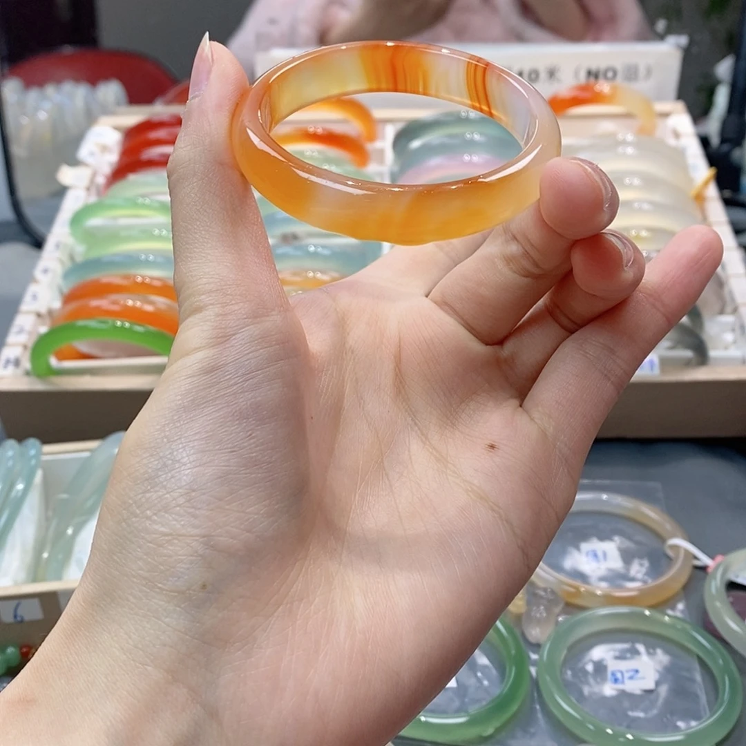 玛瑙/玉髓手镯未镶嵌祉*