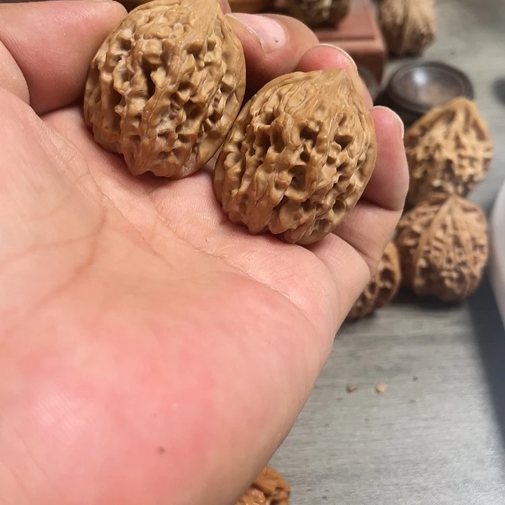 【闪购商品】文玩核桃把件仲*鸡心