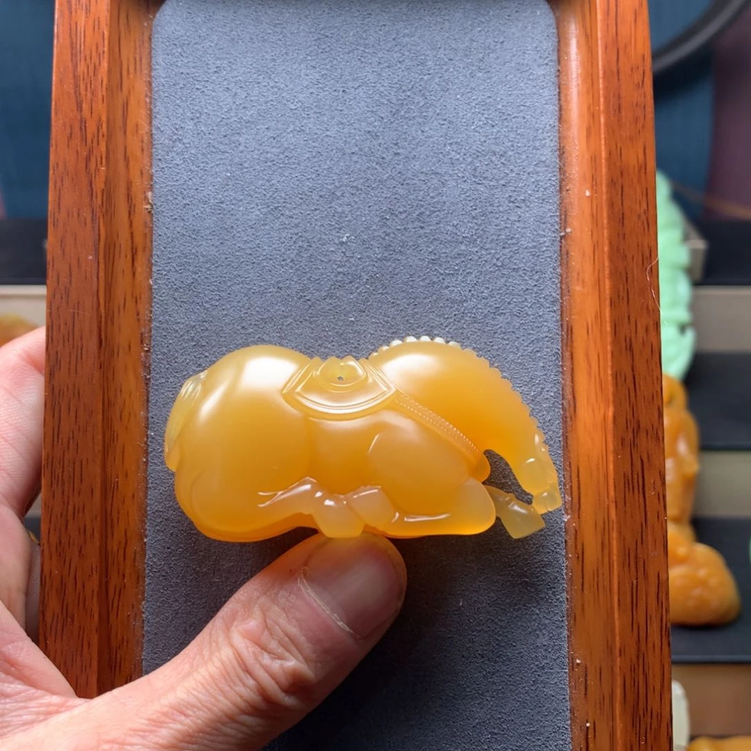 石英质玉配饰未镶嵌日*