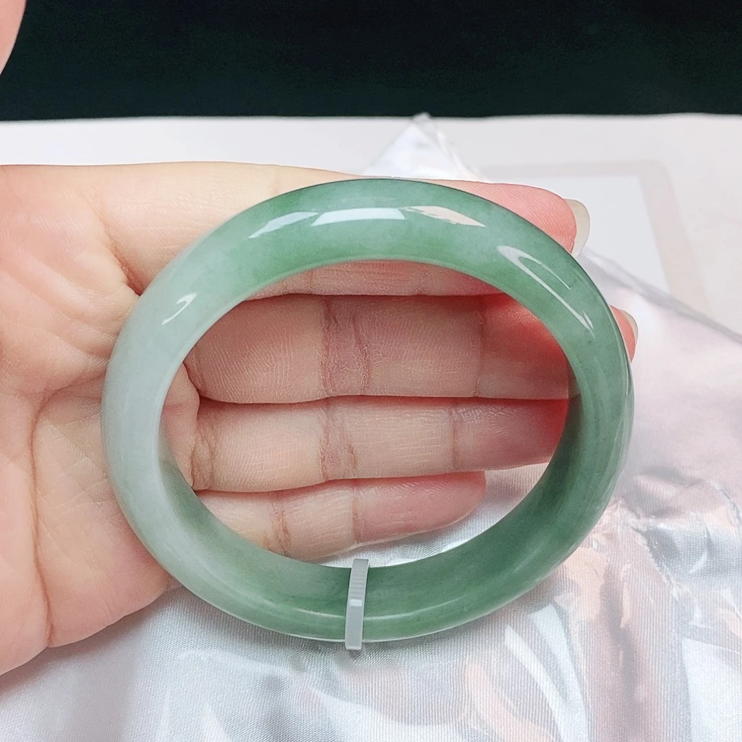 翡翠未镶嵌手镯正圈59
