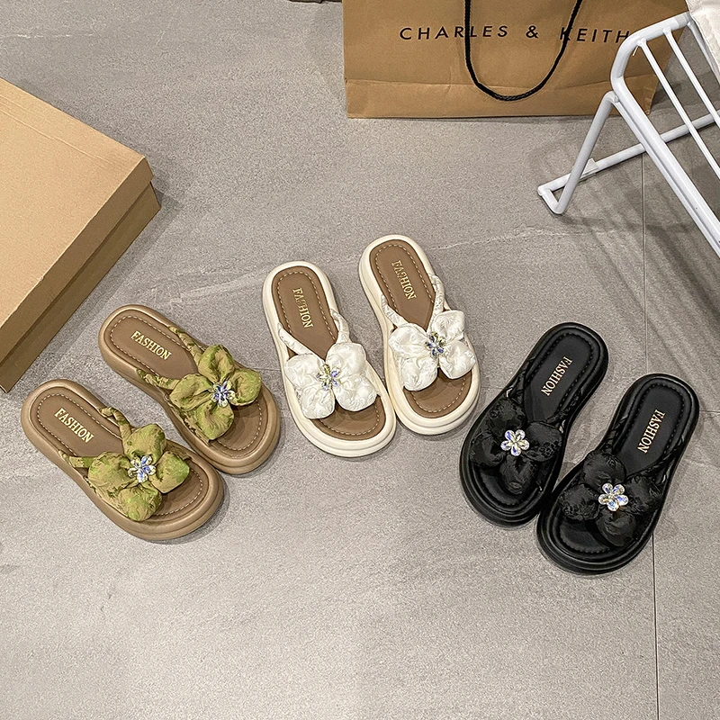 厚底凉拖鞋女夏外穿花朵时尚配裙子2025新款网红外出海边沙滩拖鞋