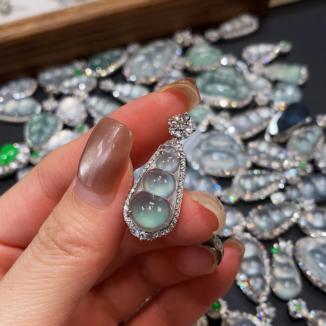 翡翠18K金镶嵌吊坠(赠链)天然缅甸翡翠吊坠