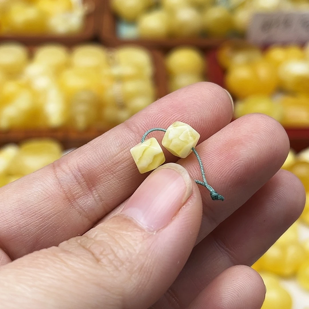 蜜蜡未镶嵌裸石天然