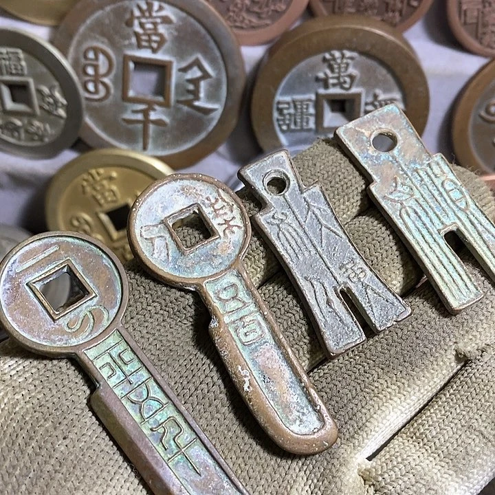 铜翻砂铸造工艺品现代