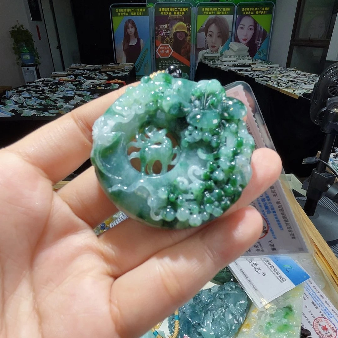 颈饰未镶嵌翡翠一