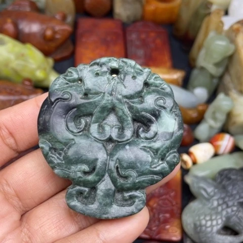 蛇纹石玉未镶嵌颈饰85