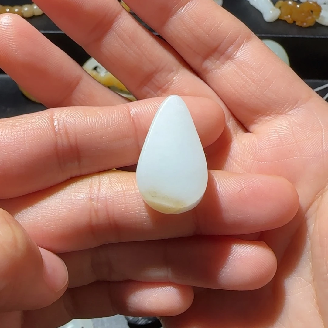 和田玉颈饰未镶嵌方****生