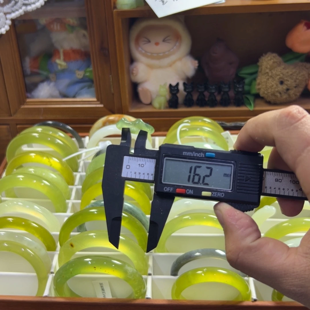 蛇纹石玉未镶嵌手镯379