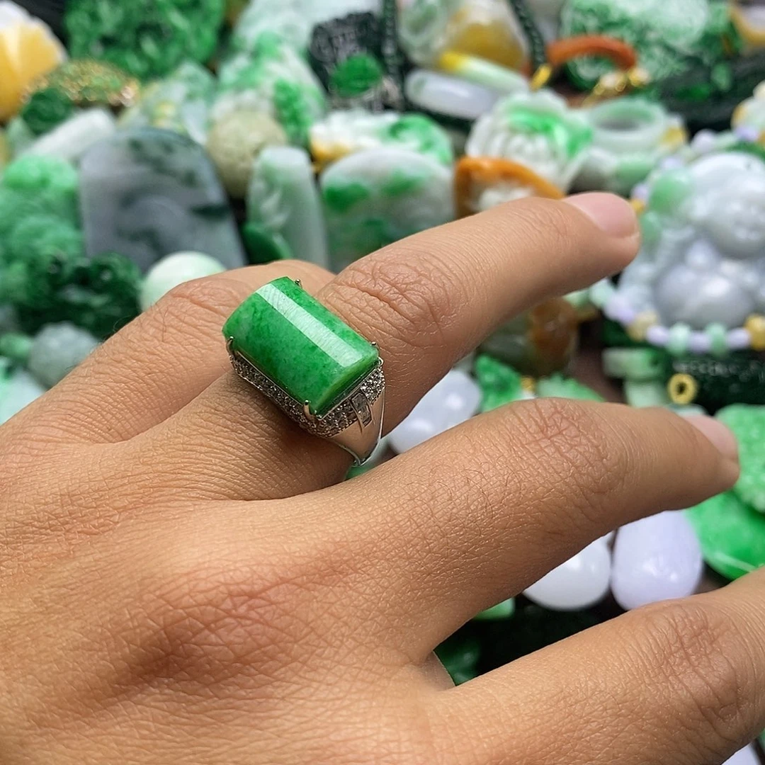 翡翠银S925镶嵌戒指马鞍
