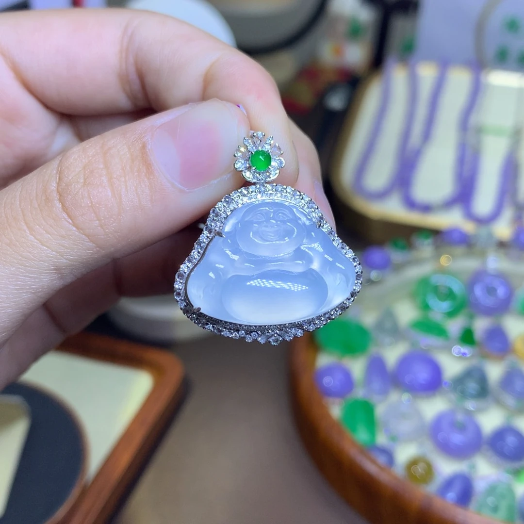 翡翠18K金镶嵌颈饰翡翠