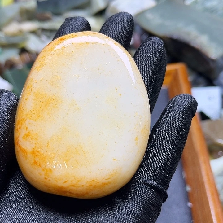 和田玉未镶嵌珠宝奇石