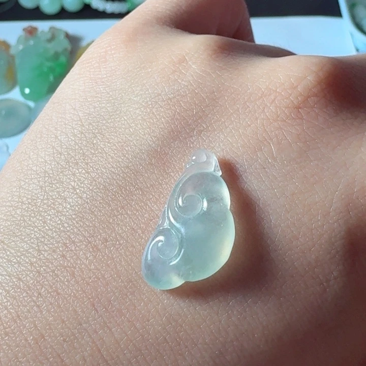 定制翡翠未镶嵌如意