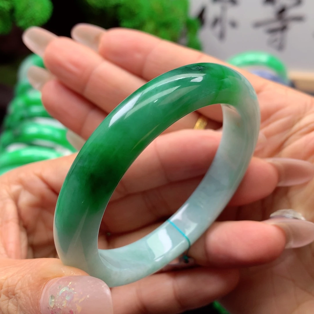 未镶嵌手镯翡翠缅甸