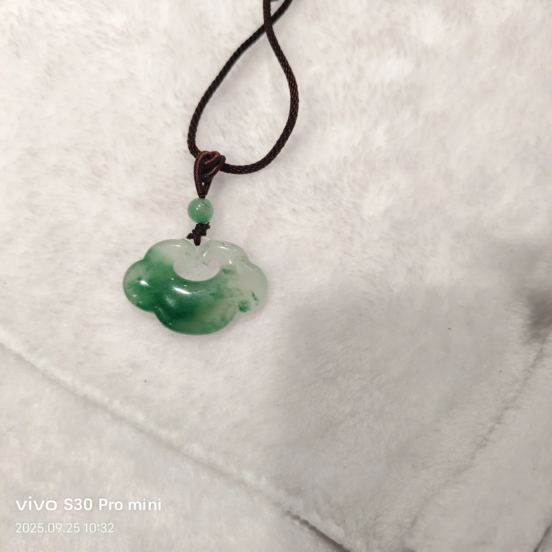 天然非洲翠冰飘如意吊坠