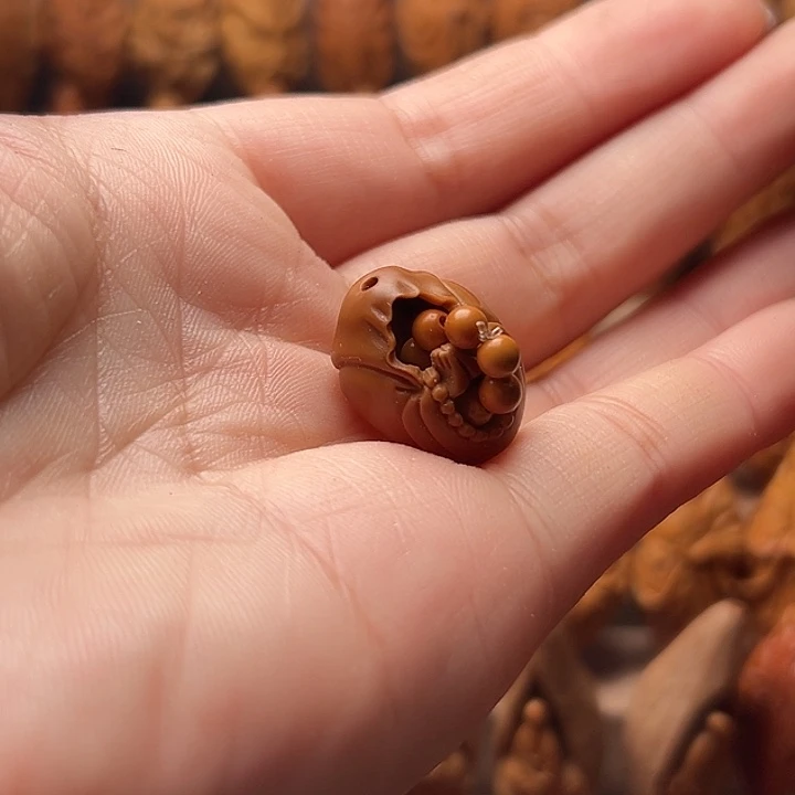 橄榄核吊坠小****）橄榄核