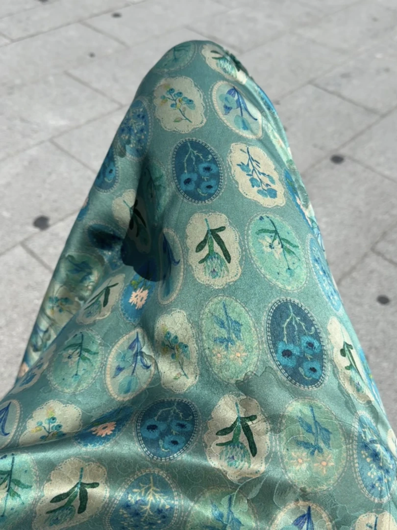 【郁金香画框】28姆米花萝红云纱现货发（无退换）
