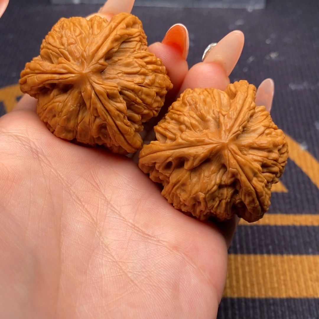 老****文玩核桃吊坠白狮子