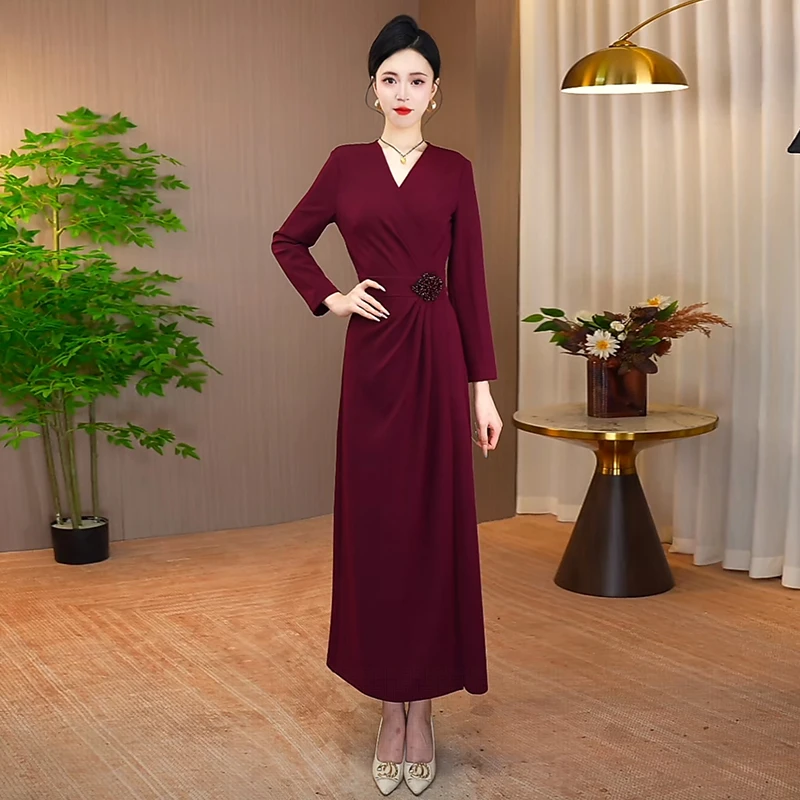 秋季连衣裙女2025新款修身显瘦气质安哥拉红裙子长款高贵婚宴长裙