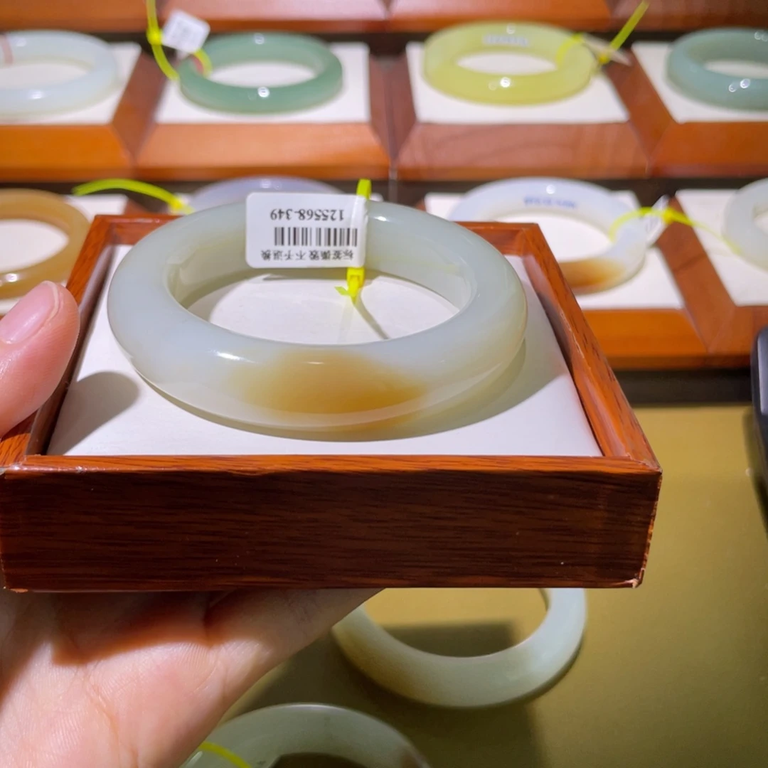 和田玉手镯未镶嵌54.5